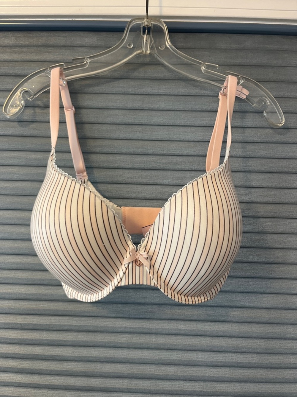 Victoria’s Secret Striped Light Pink push up bra